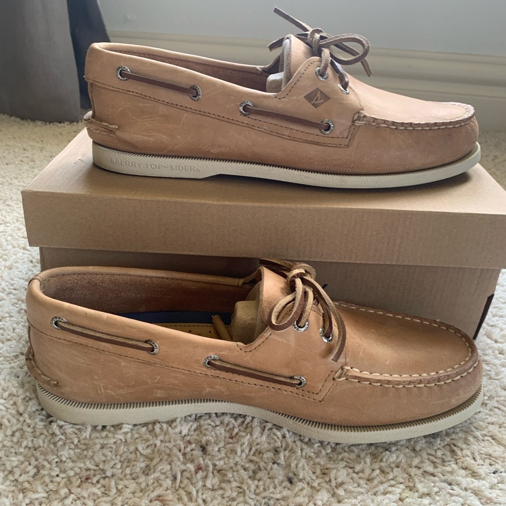 Sperry Men’s Authentic Original Two-Eye Boat Shoe.    10.5    Oatmeal.